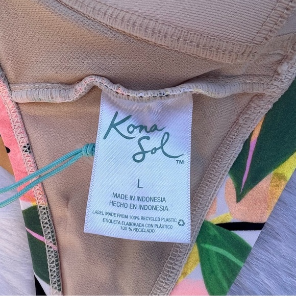 NWT Kona Sol Women’s V-Neck Knot Bikini Top - Picture 9 of 17